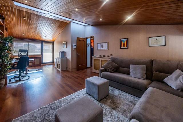 Casa-chalet en Venta en Centre