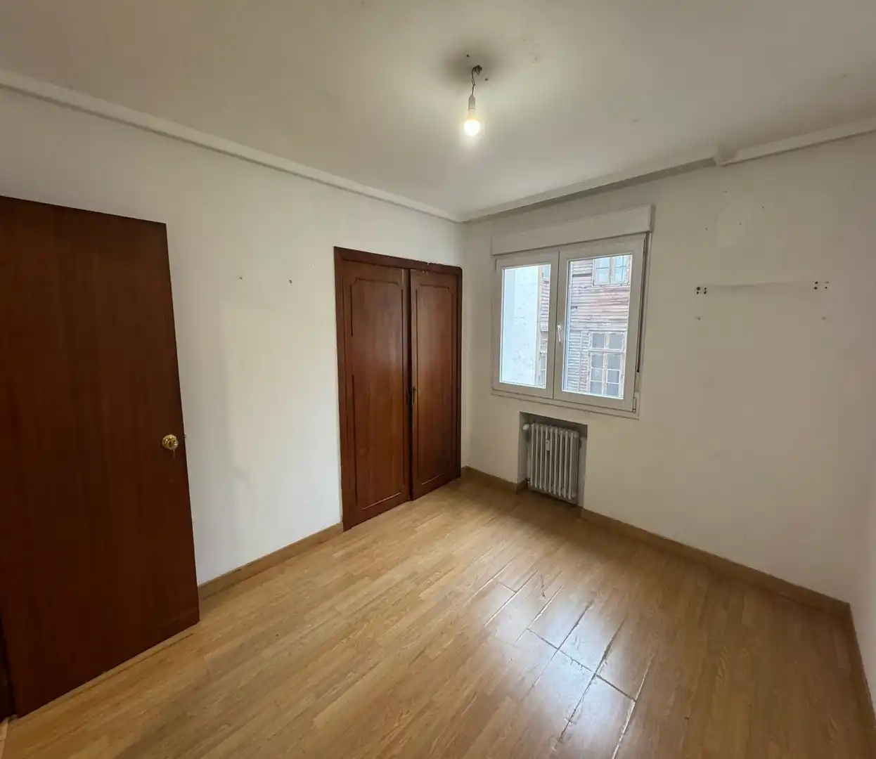 Habitación de Piso en venta en Gijón  con Calefacción y Parquet