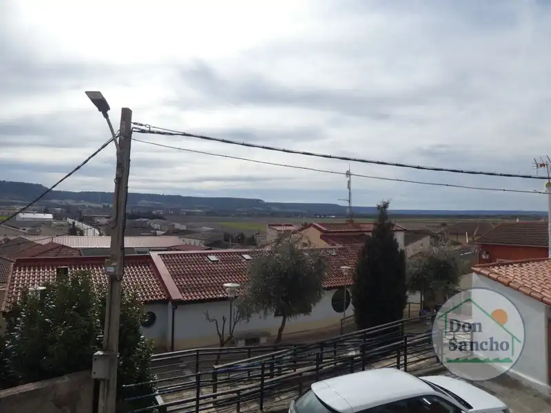 Exterior view of Houses for sale in Olivares de Duero