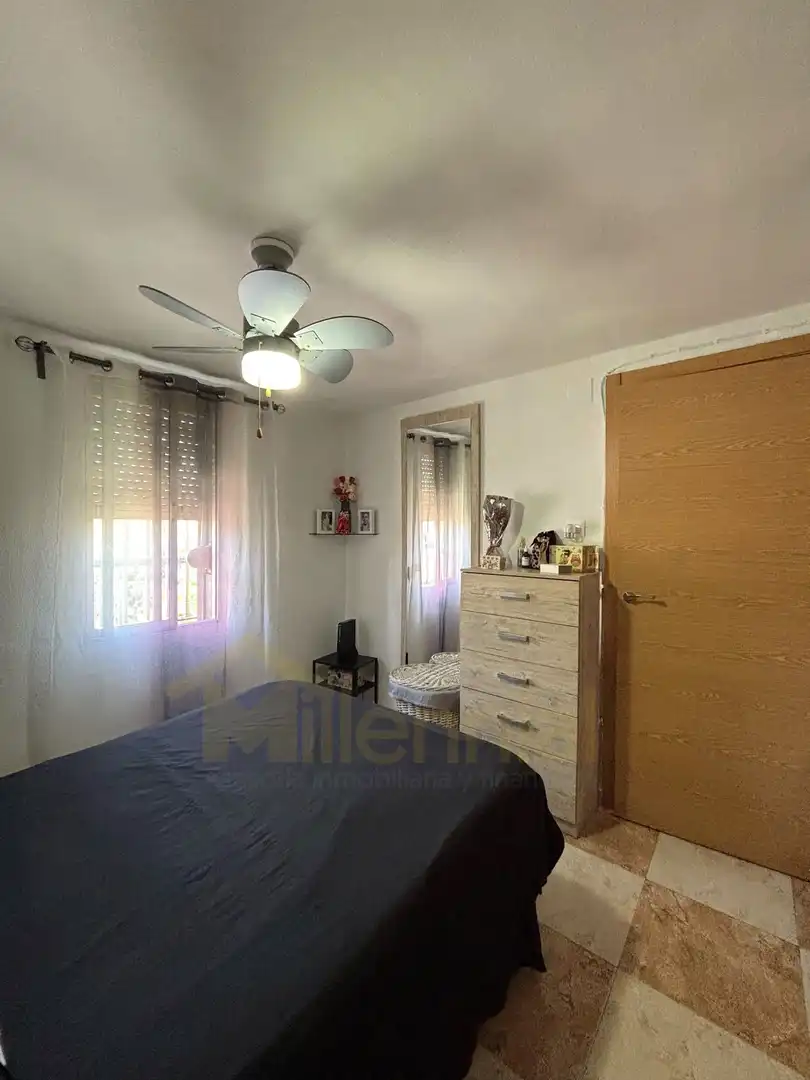 Bedroom of Flat for sale in Sevilla