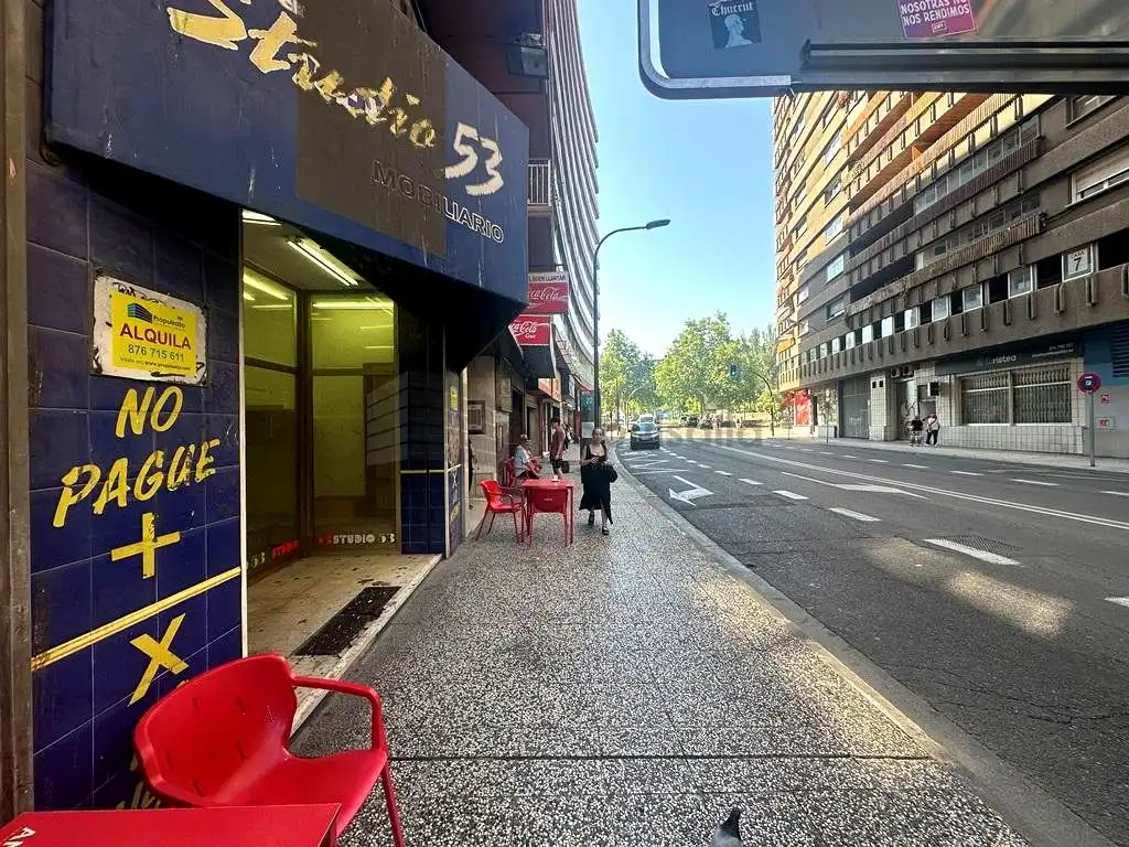 Local comercial de lloguer a Calle de Jorge Cocci, imagen 3