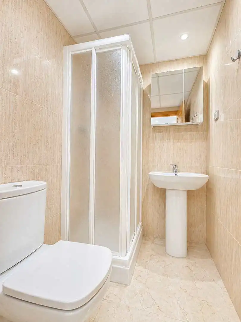 Baño de Apartamento en venta en Torrox con Aire acondicionado, Calefacción y Terraza