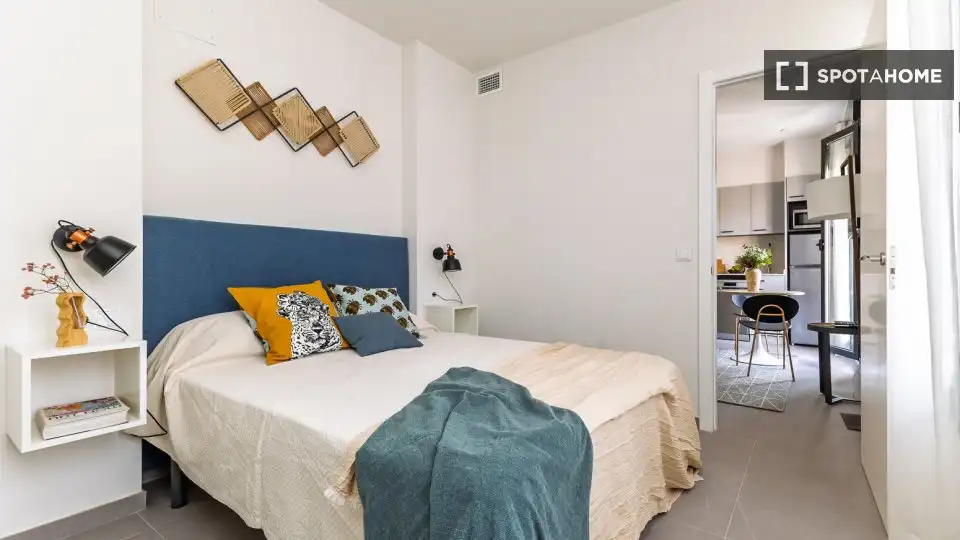 Bedroom of Flat for rent in Valencia  with Air Conditioner, Heating and Furnished