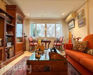 Living room of Flat for sale in  Madrid Capital  with Heating, Storage room and Community pool