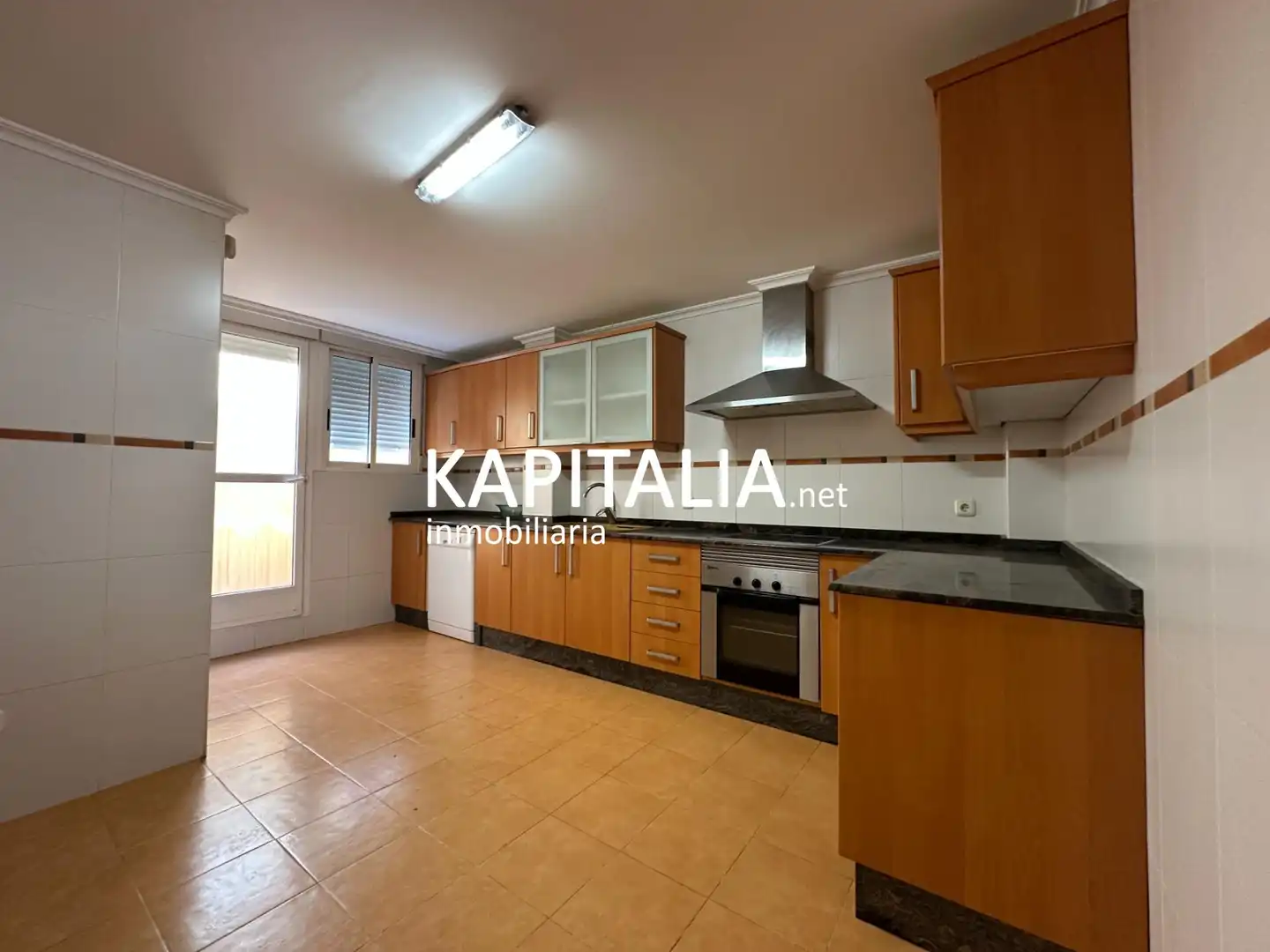Cuina de Casa o xalet en venda en Novelé  / Novetlè amb Aire condicionat, Jardí privat i Traster