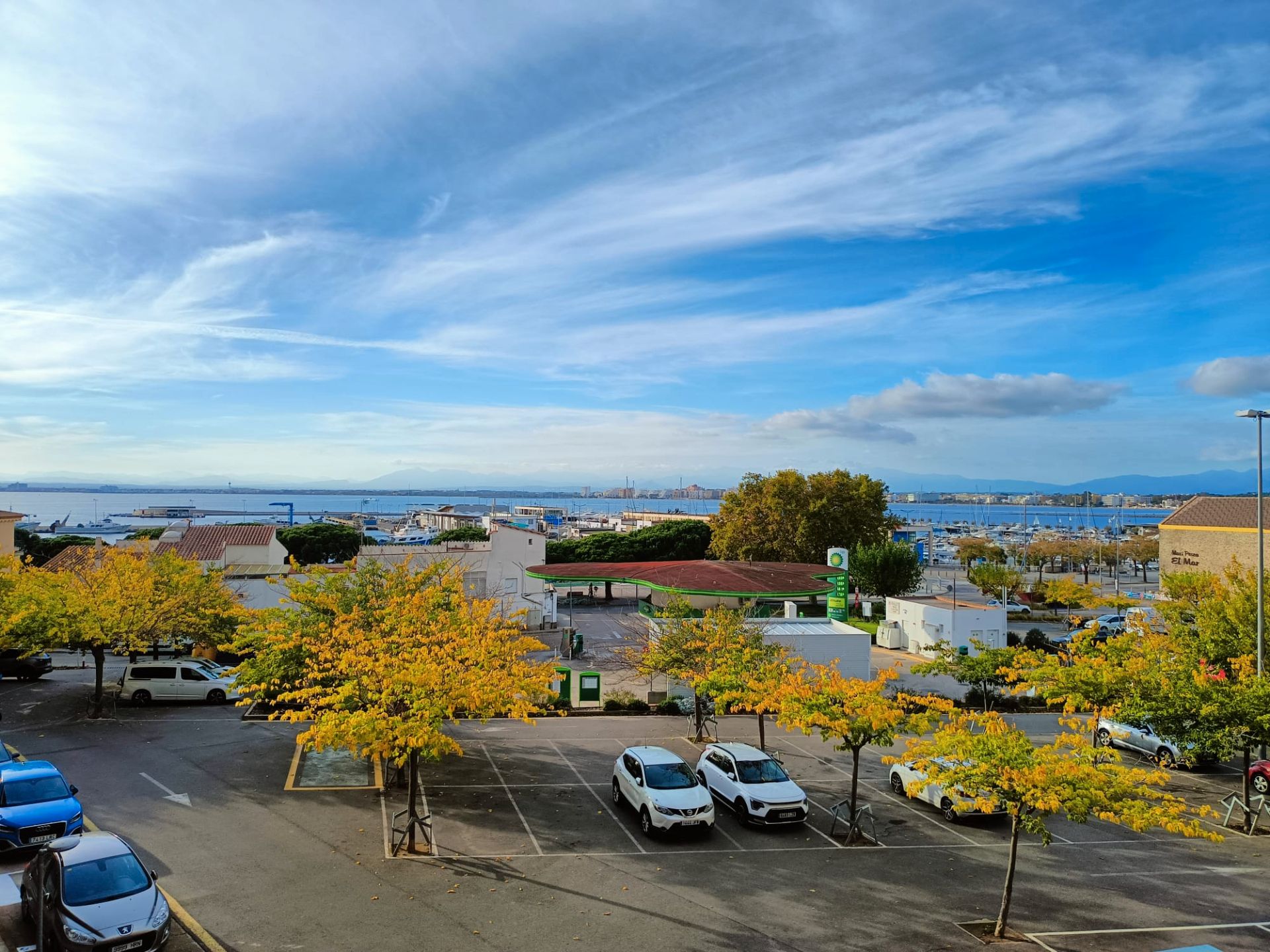 Vista exterior de Pis en venda en Roses amb Aire condicionat, Calefacció i Terrassa