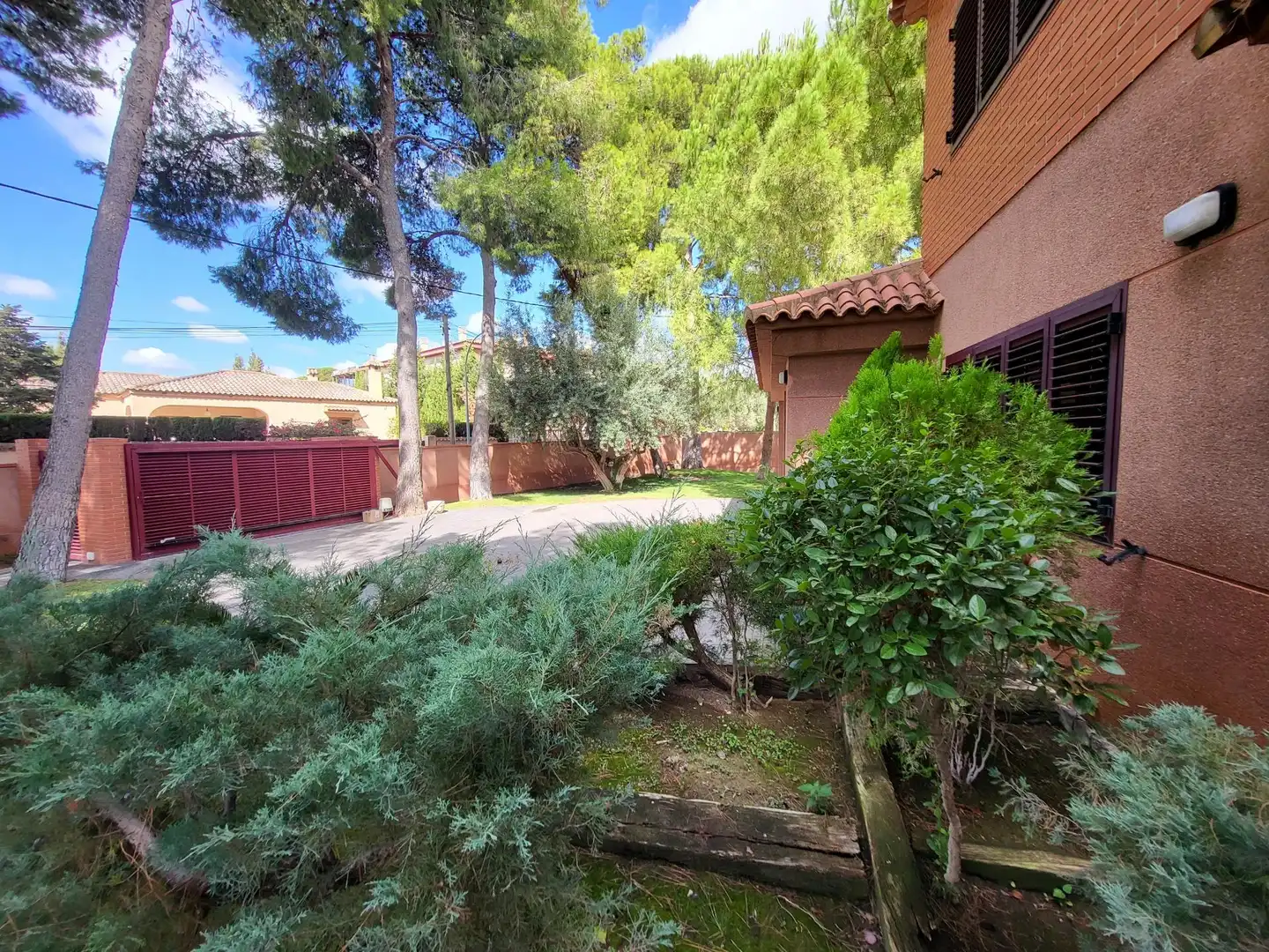 Jardí de Casa o xalet en venda en La Pobla de Vallbona amb Aire condicionat, Calefacció i Piscina