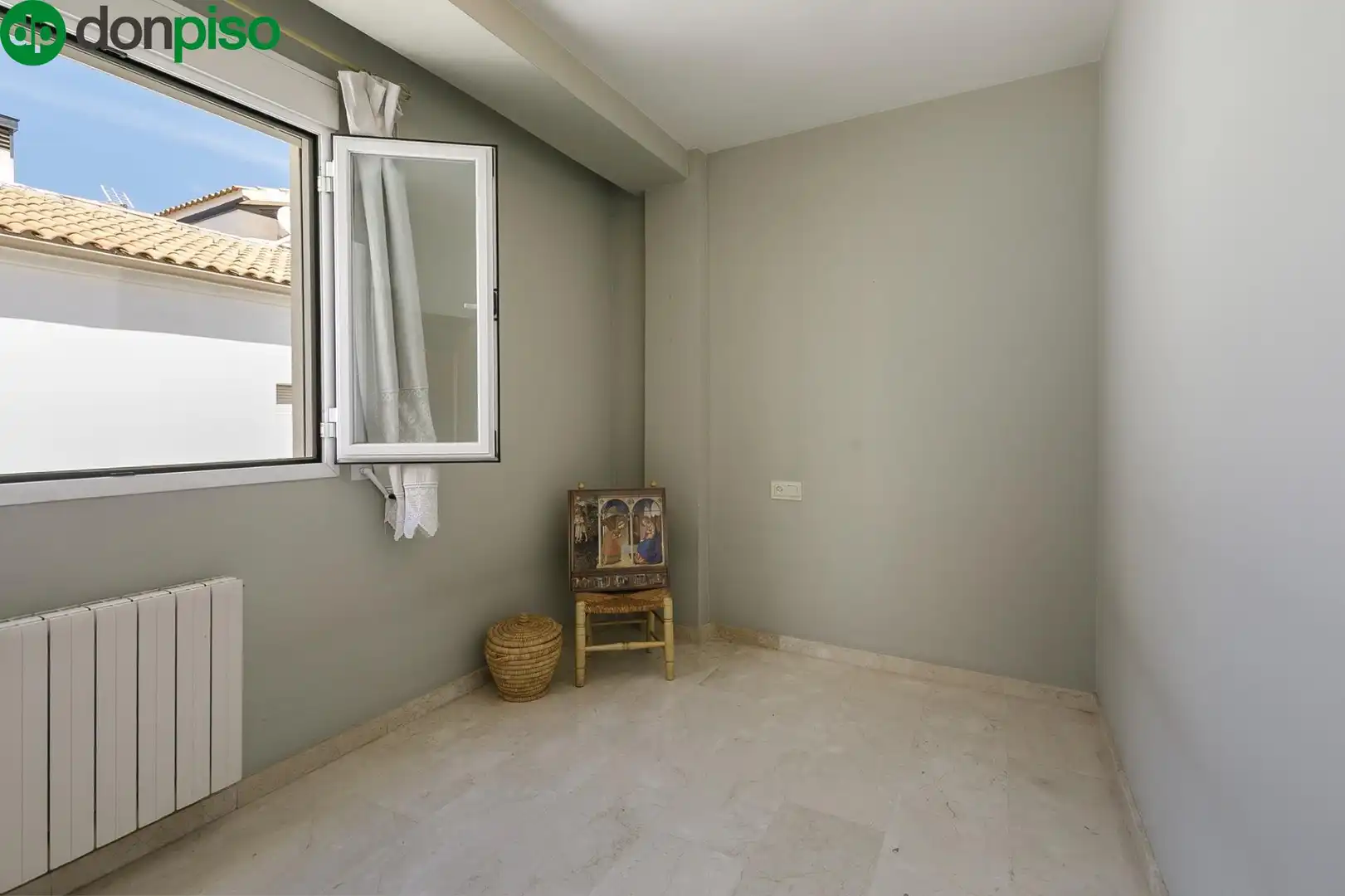 Casa adosada en venta en Calle Calle Hipócrates, San Miguel