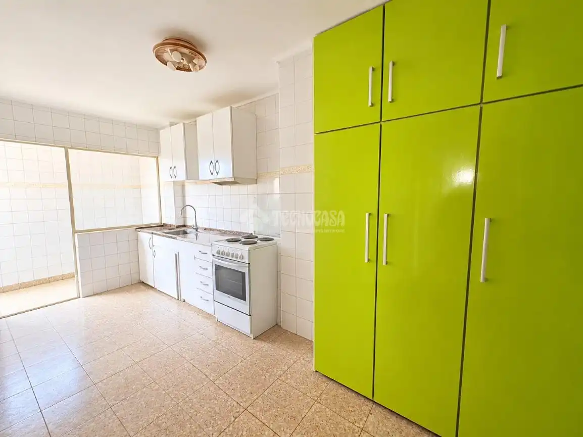 Cocina de Piso en venta en Santander con Calefacción y Terraza