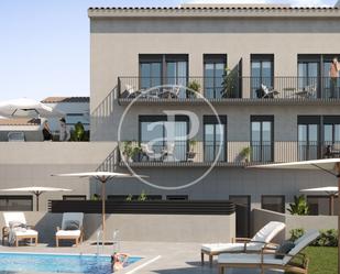 Exterior view of Duplex for sale in Cornellà de Llobregat  with Air Conditioner, Private garden and Terrace