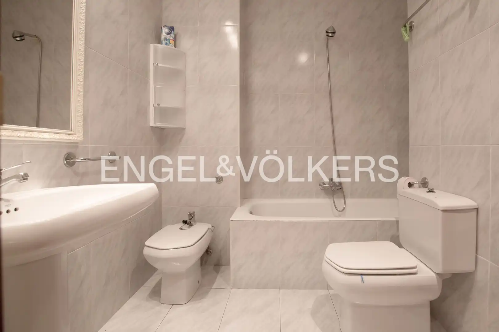 Baño de Piso en venta en Getxo  con Calefacción, Jardín privado y Parquet