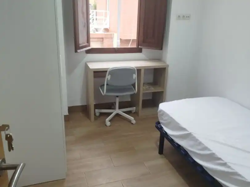 Dormitori de Casa o xalet en venda en Burjassot amb Terrassa