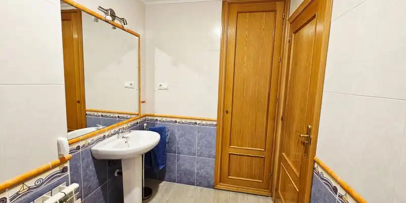 Bathroom of Flat for sale in Quintanar de la Orden  with Terrace, Furnished and Balcony