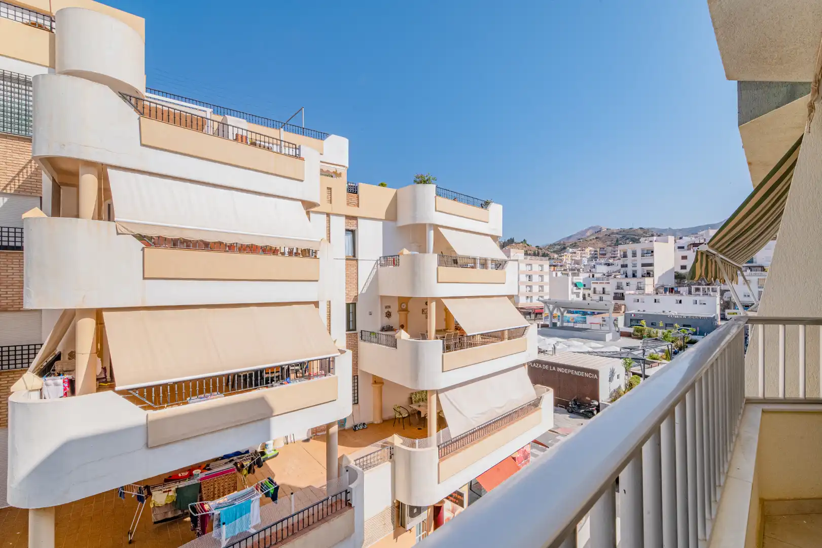 Außenansicht von Wohnung zur Miete in Almuñécar mit Klimaanlage, Heizung und Terrasse