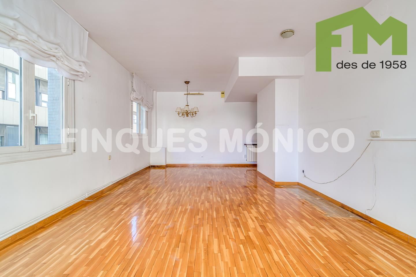 Sala d'estar de Pis en venda en  Barcelona Capital amb Aire condicionat, Calefacció i Balcó