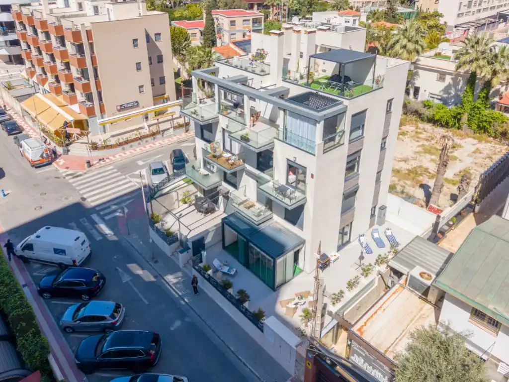 Exterior view of Ground floor for sale in El Campello  with Air Conditioner, Terrace and Community pool
