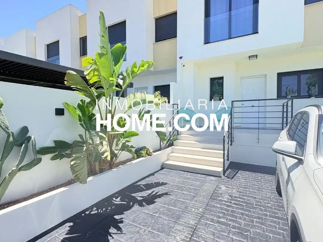 Casa pareada con terraza en venta en Pinos de Alhaurín - Periferia, imagen 4