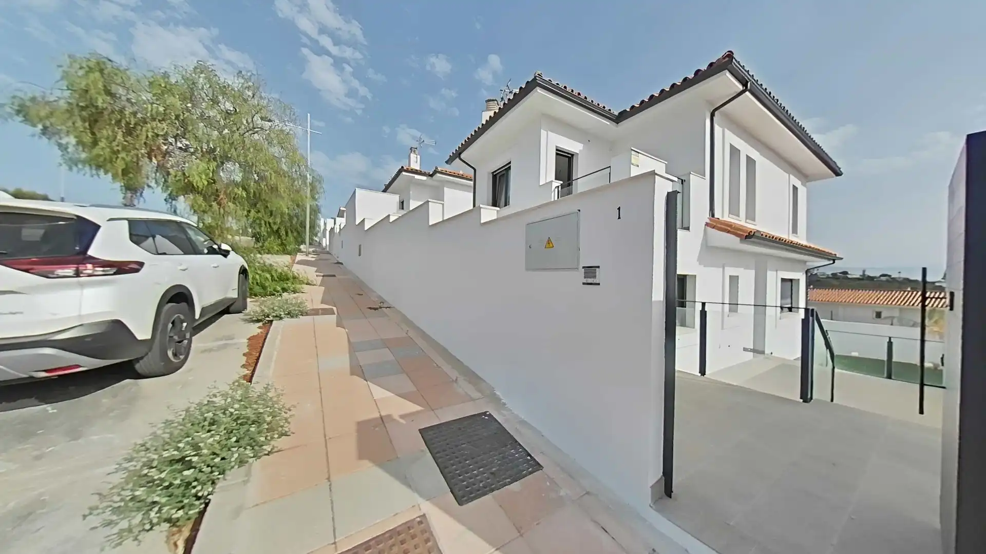 Vista exterior de Casa o xalet en venda en Manilva amb Aire condicionat, Calefacció i Jardí privat
