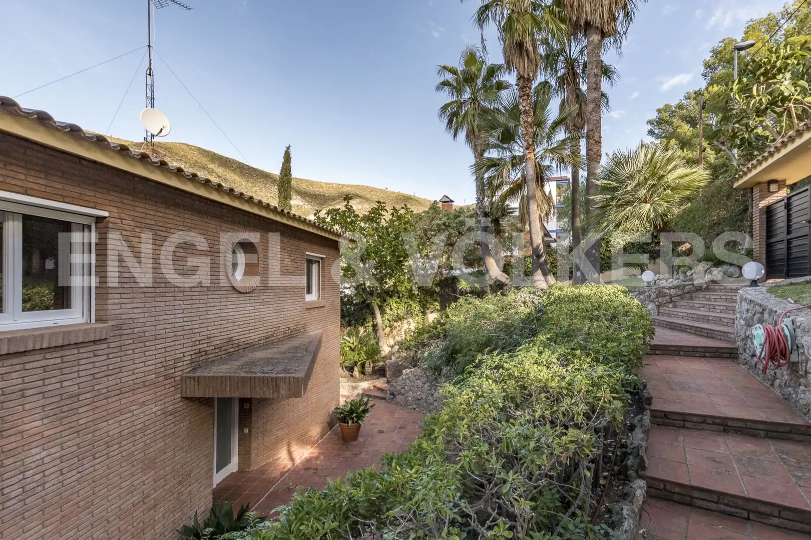 Jardí de Casa o xalet en venda en Castelldefels amb Aire condicionat, Calefacció i Jardí privat