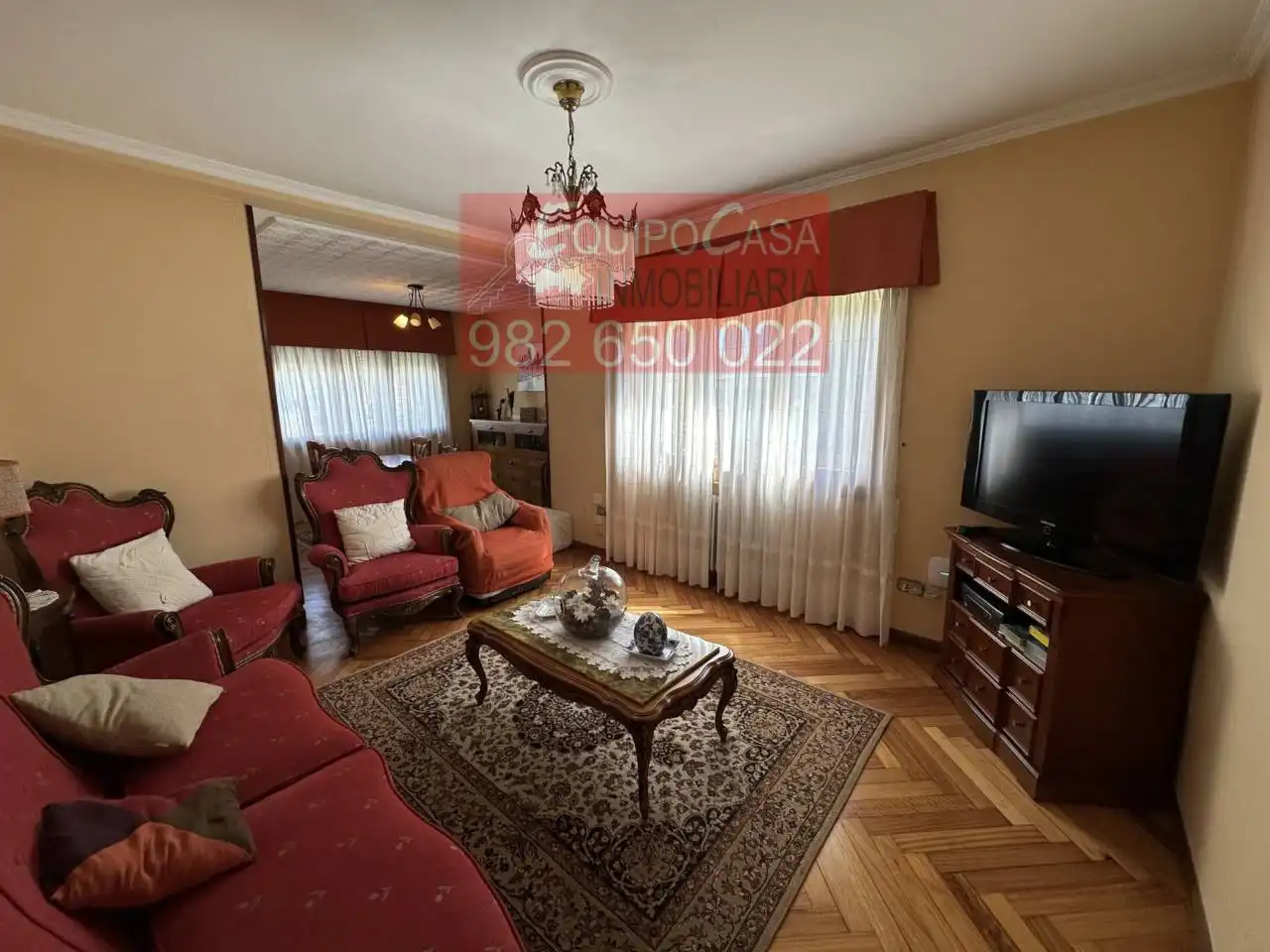 Sala d'estar de Casa o xalet en venda en Lugo amb Calefacció, Jardí privat i Parquet