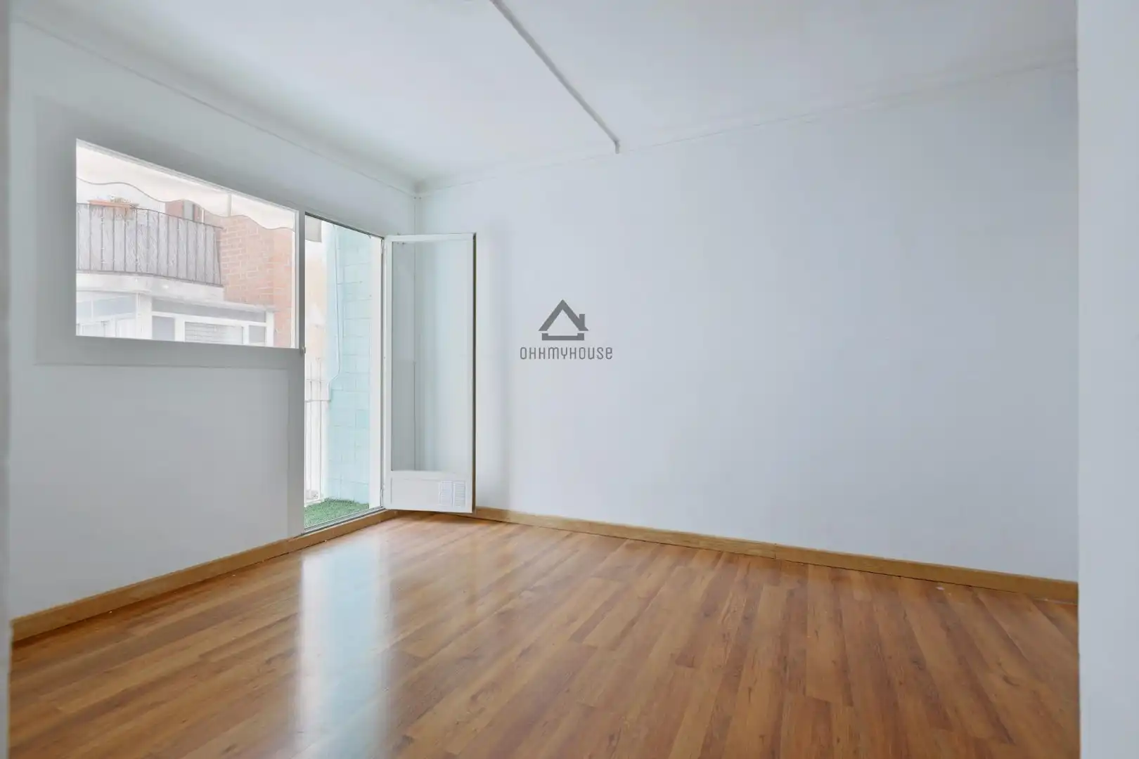 Vista exterior de Piso en venta en Barcelona con Balcón