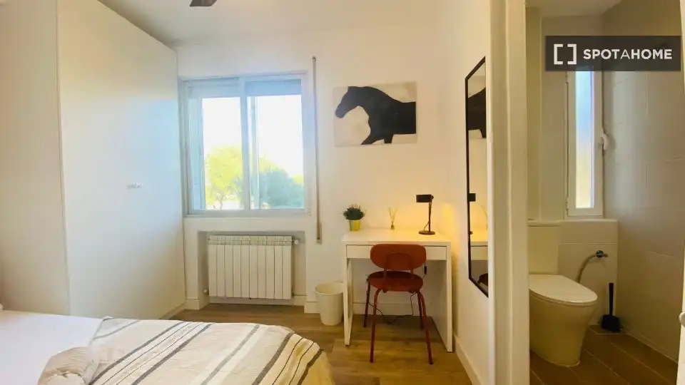 Habitación de Piso de alquiler en Madrid con Aire acondicionado, Calefacción y Amueblado