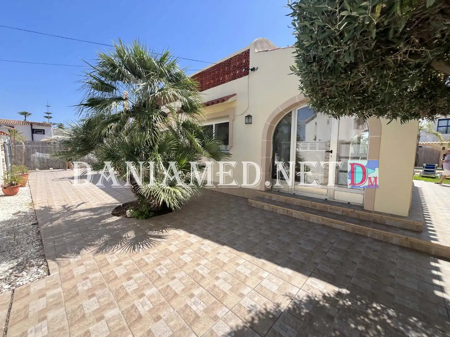 Außenansicht von Haus oder Chalet zum Verkauf in Dénia mit Klimaanlage, Heizung und Privatgarten