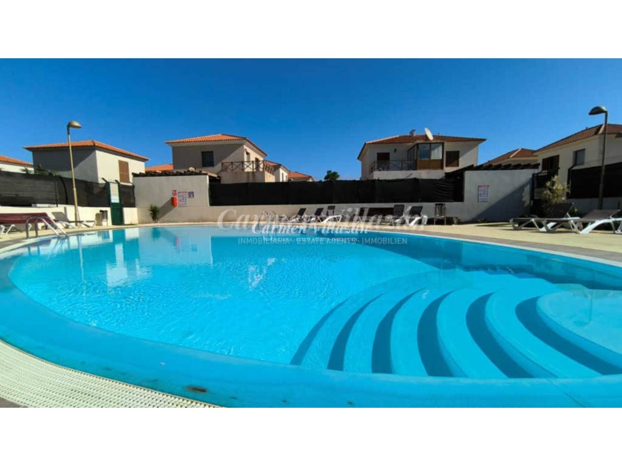 Piscina de Casa adosada en venda en La Oliva amb Jardí privat, Terrassa i Moblat