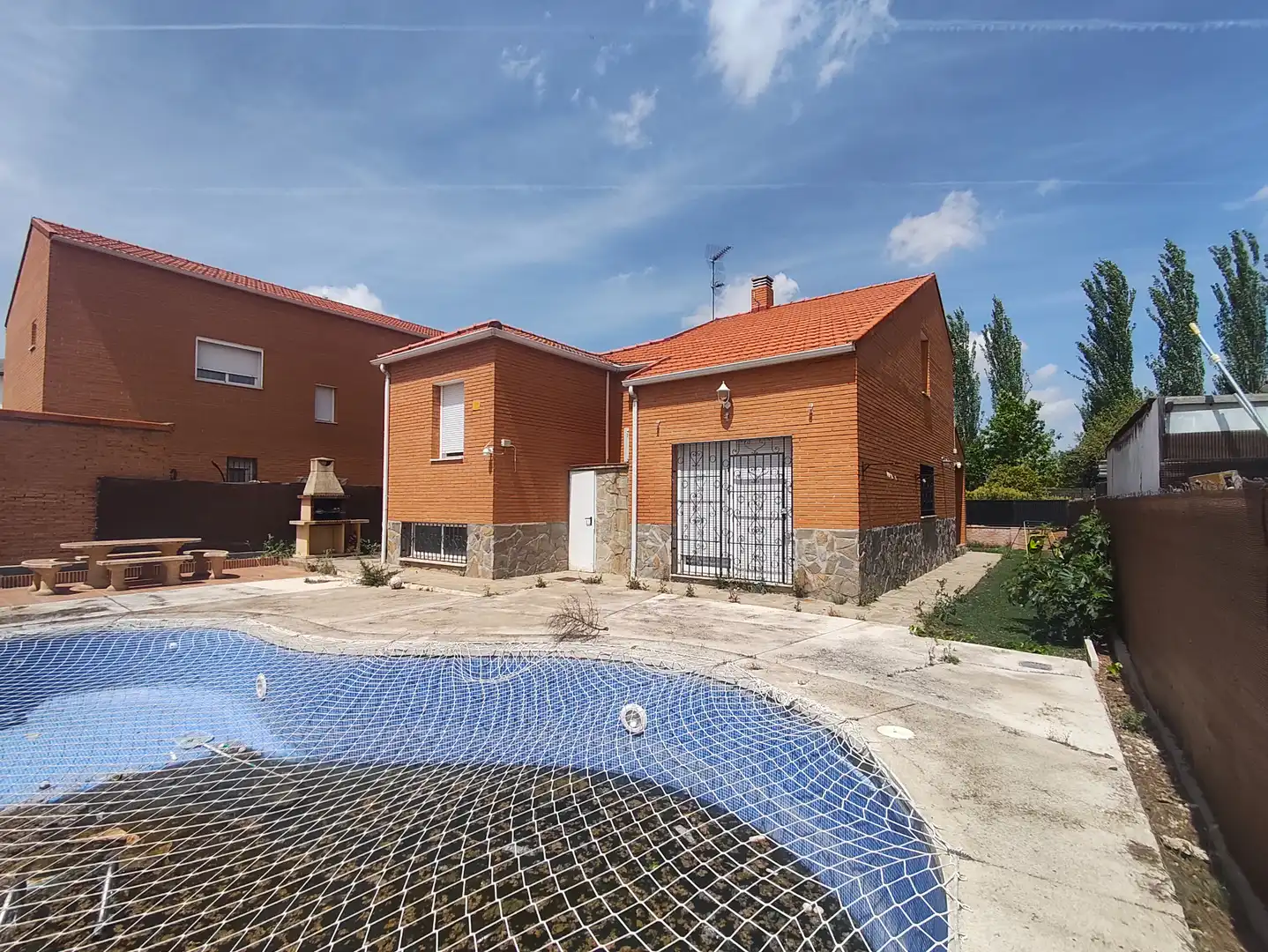 Vista exterior de Casa o xalet en venda en Las Ventas de Retamosa amb Aire condicionat, Calefacció i Jardí privat