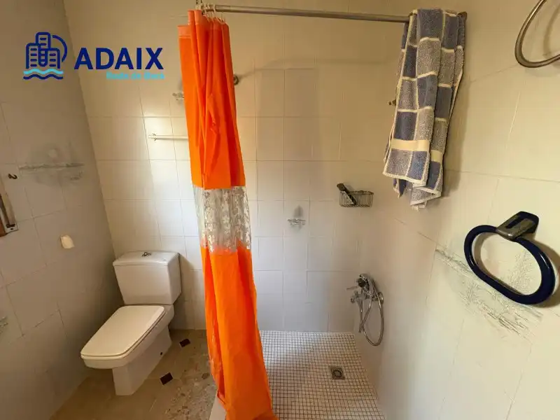 Baño de Casa o chalet en venta en Roda de Berà con Terraza, Trastero y Horno