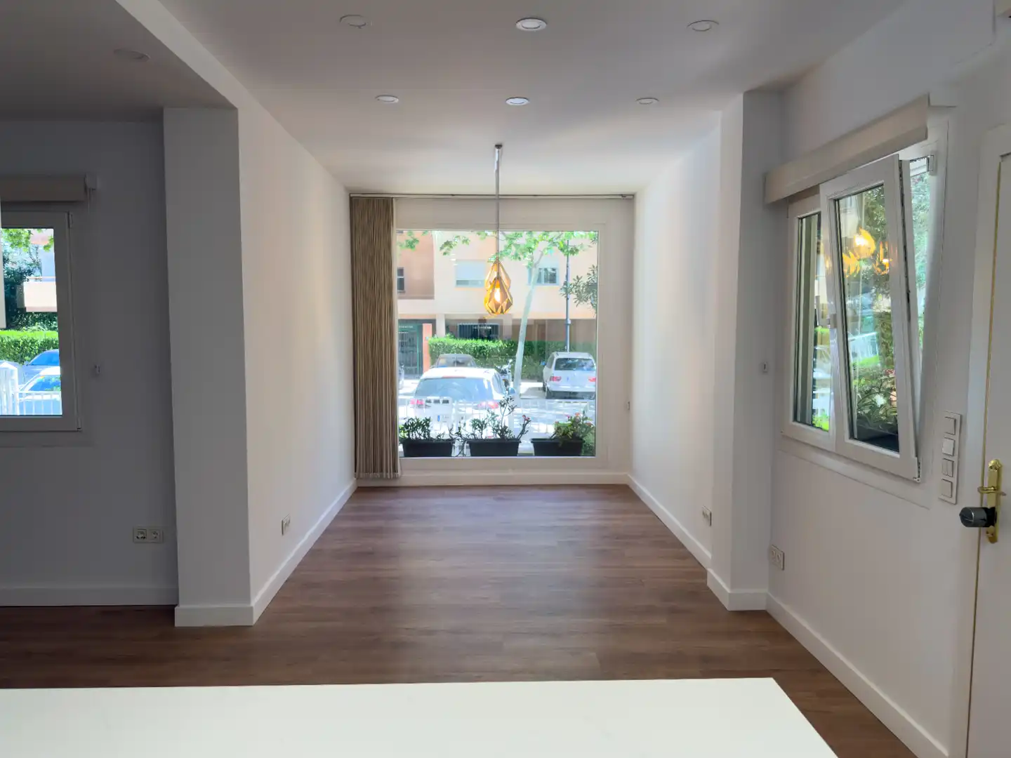 Menjador de Planta baixa en venda en Fuengirola amb Aire condicionat, Moblat i Piscina comunitària