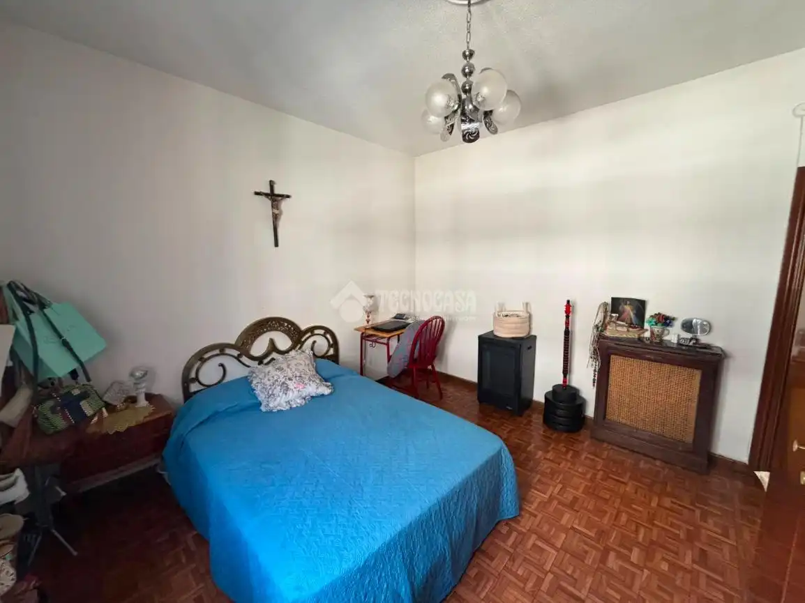 Flat for sale in C. Hermanos Álvarez Quintero, La Alhóndiga