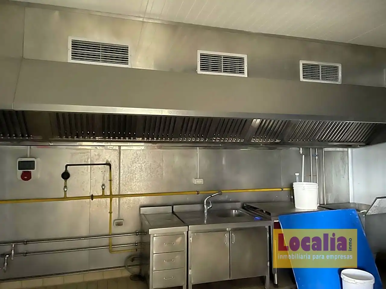 Cocina de Nave industrial en venta en Laredo