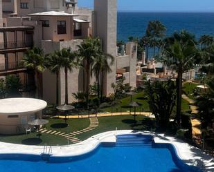 Swimming pool of Flat to rent in Estepona  with Air Conditioner, Heating and Terrace