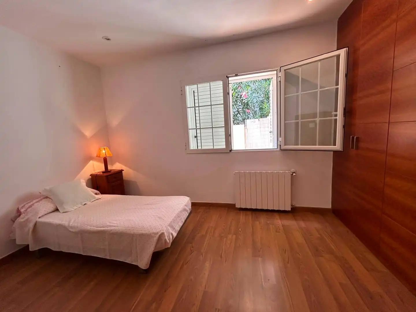 Dormitori de Casa o xalet en venda en Paterna amb Aire condicionat, Calefacció i Jardí privat