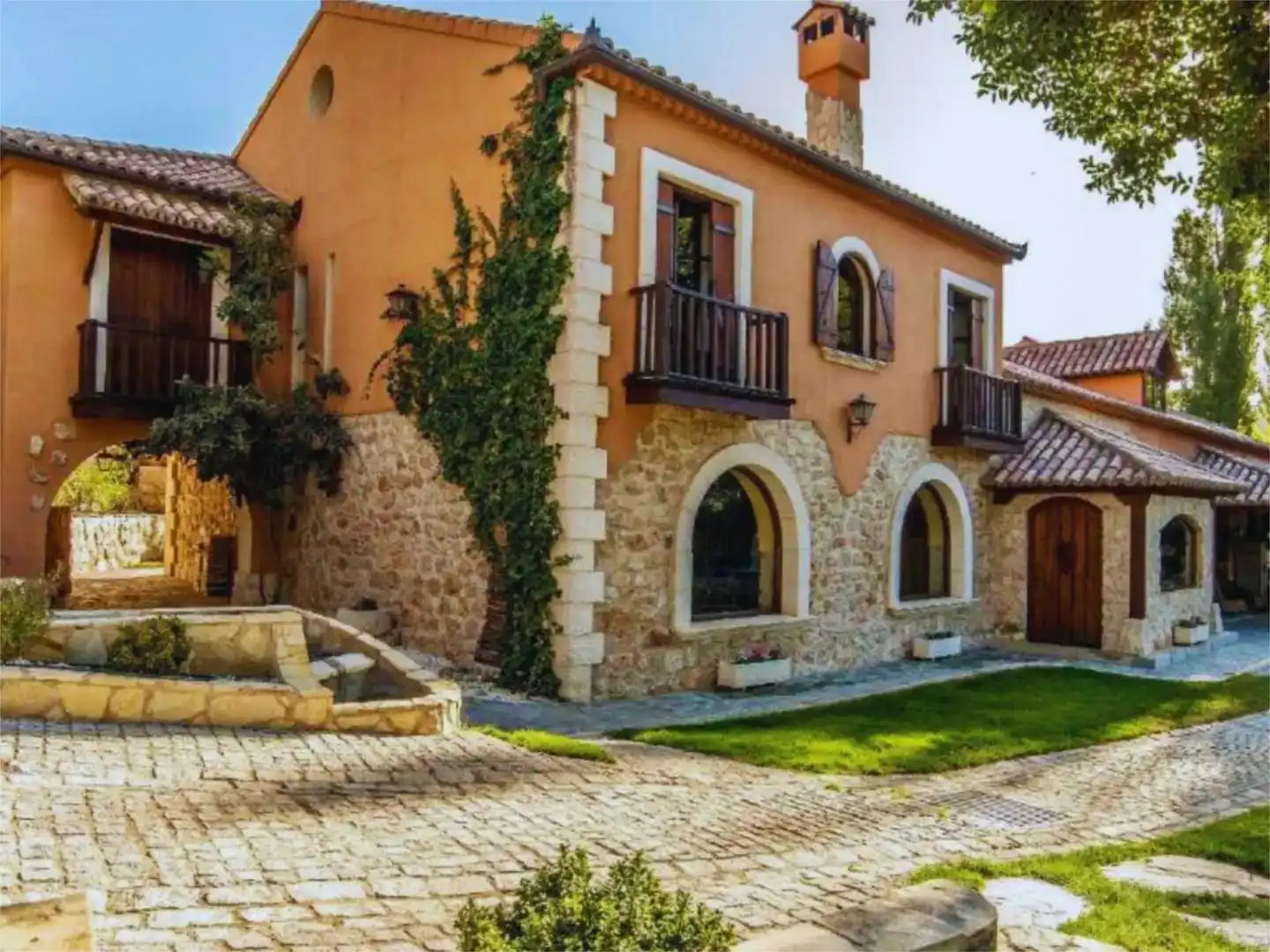 Vista exterior de Piso en venta en Carabaña con Jardín privado, Piscina y Amueblado