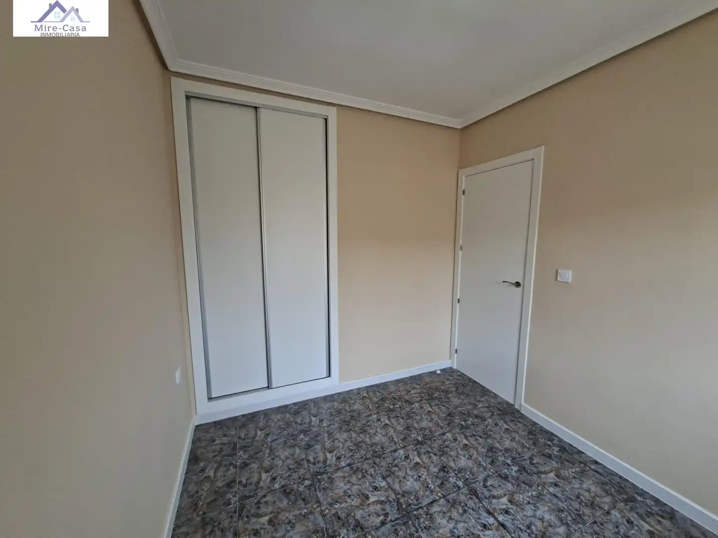 Dormitori de Casa o xalet en venda en Orihuela amb Jardí privat, Balcó i Piscina comunitària