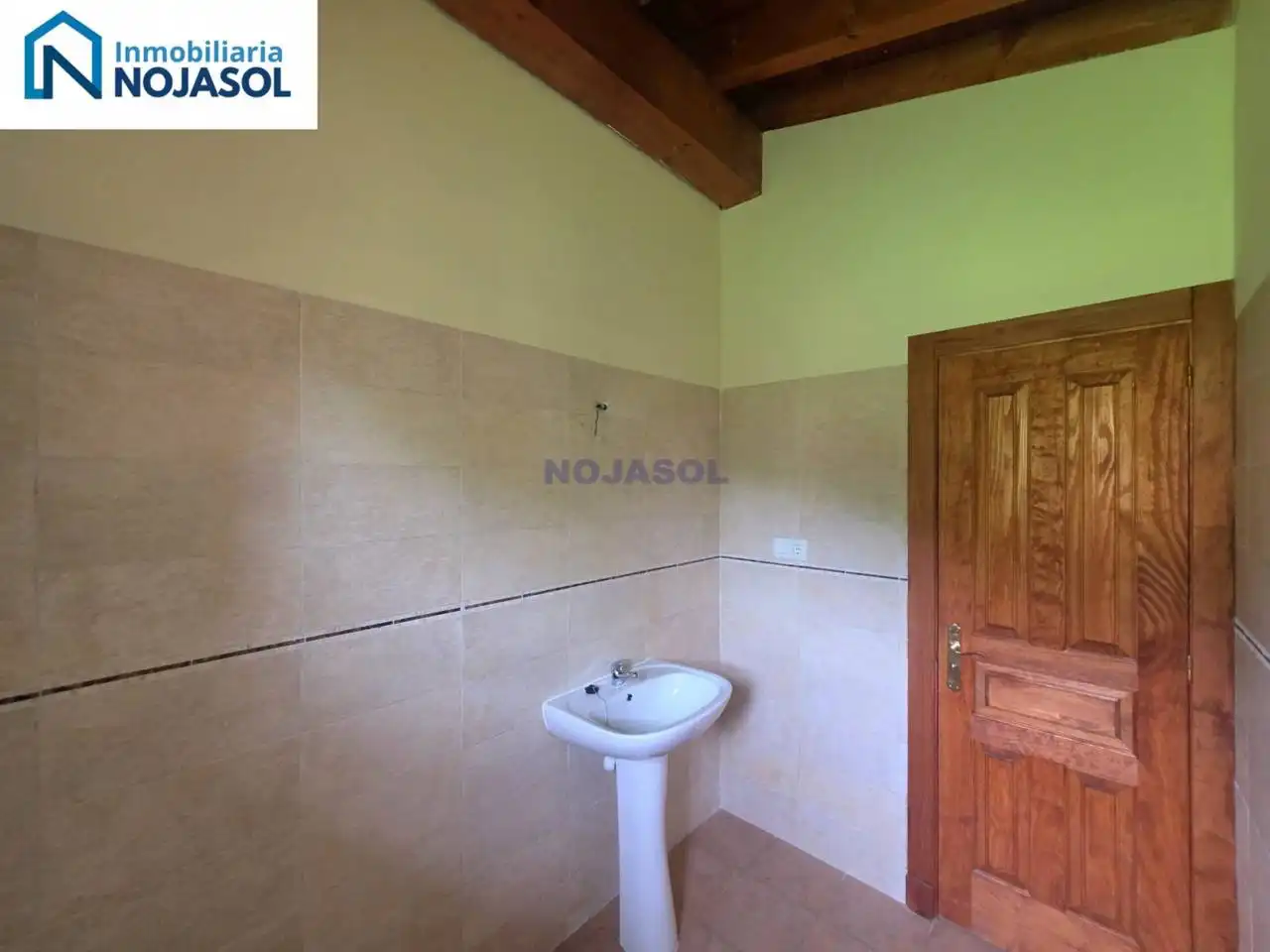 Baño de Apartamento en venta en Vega de Liébana con Calefacción, Jardín privado y Parquet