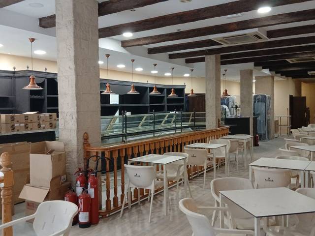 Local comercial en Alquiler en Avinguda de Pere el Cerimoniós, 81 en Centre