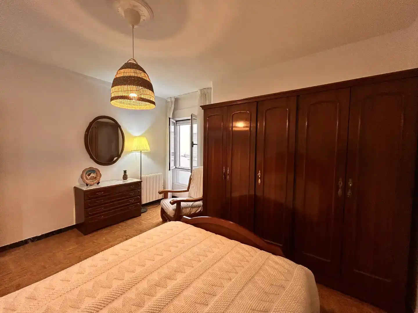 Habitación de Piso para compartir en Gijón  con Parquet, Trastero y Amueblado