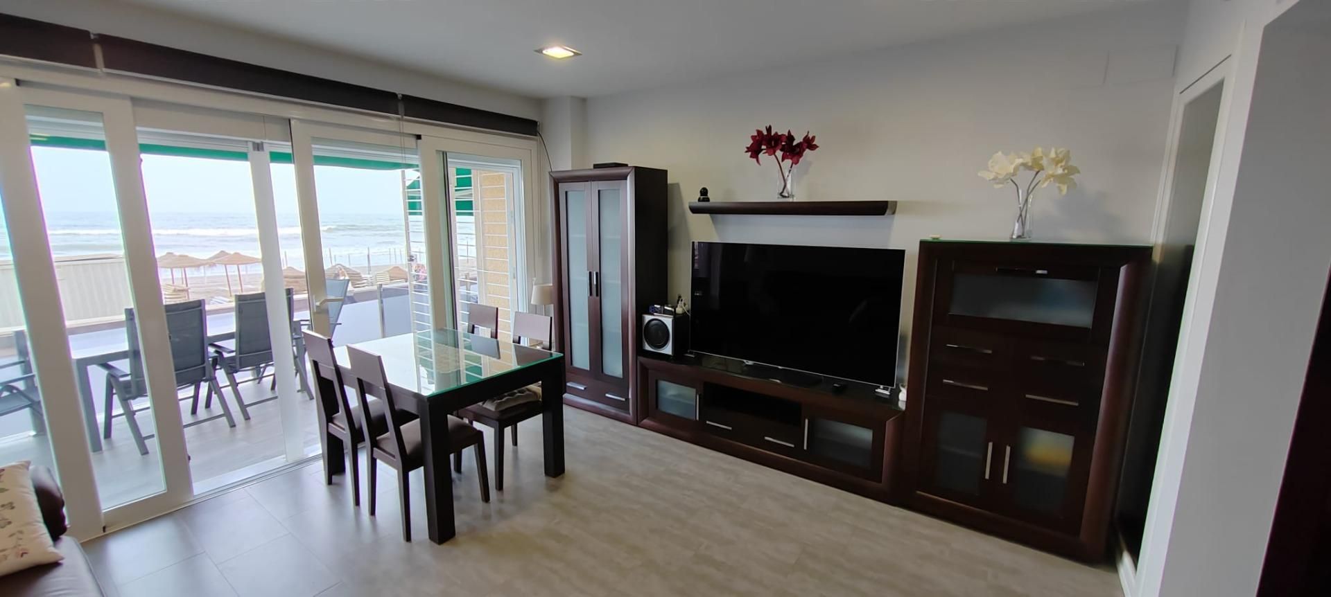 Living room of Flat for sale in Fuengirola  with Parquet flooring and Terrace