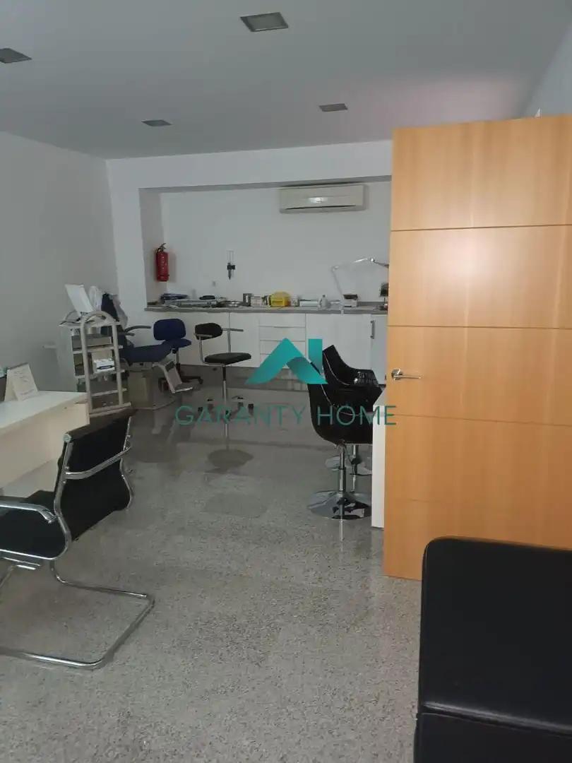 Büro zum Verkauf in Torremolinos mit Klimaanlage und Heizung