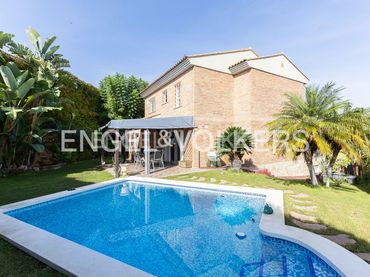 House with balcony for sale in Sierra Perenchiza - Cumbres de Calicanto - Sto Domingo