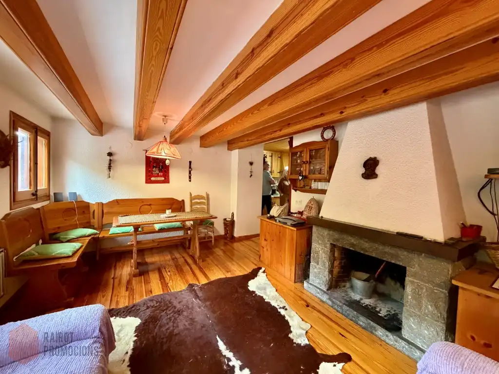 Wohnzimmer von Dachboden zum Verkauf in Setcases