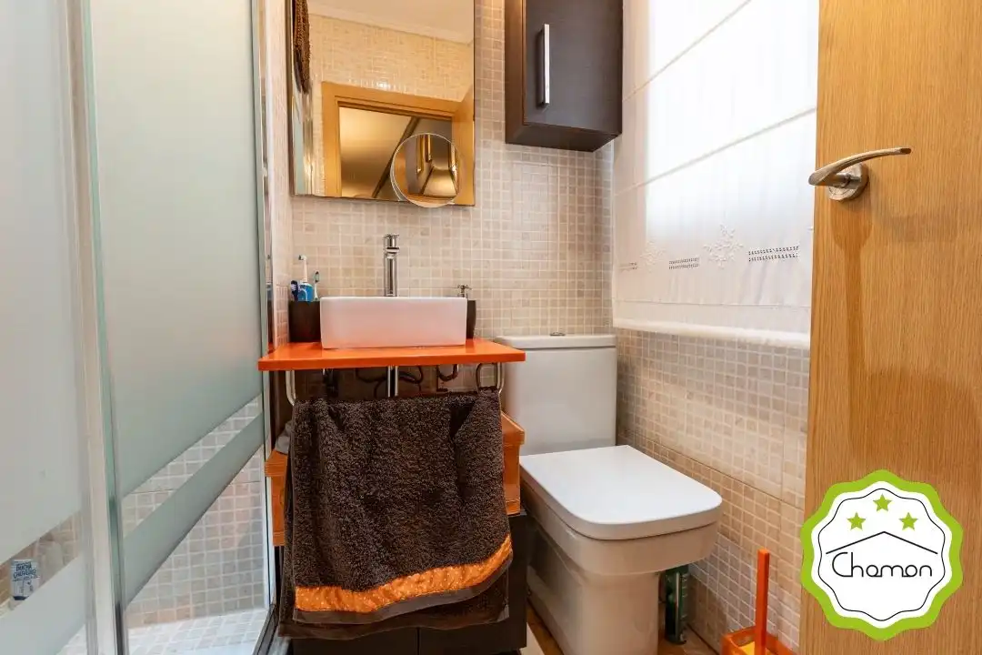 Bathroom of Flat for sale in Barakaldo   with Heating