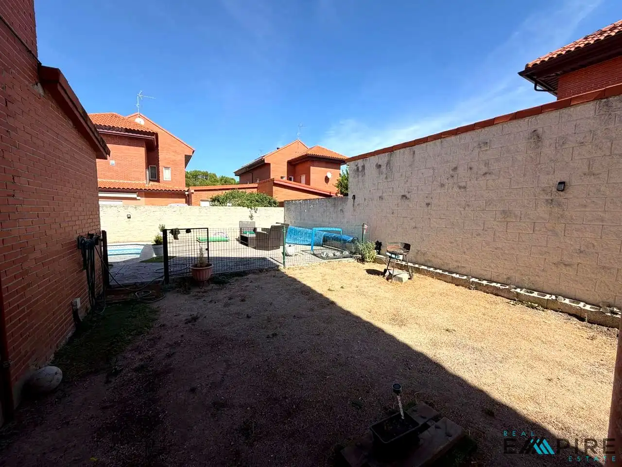 Casa aparellada amb piscina en venda a Avenida Acacias, imagen 25