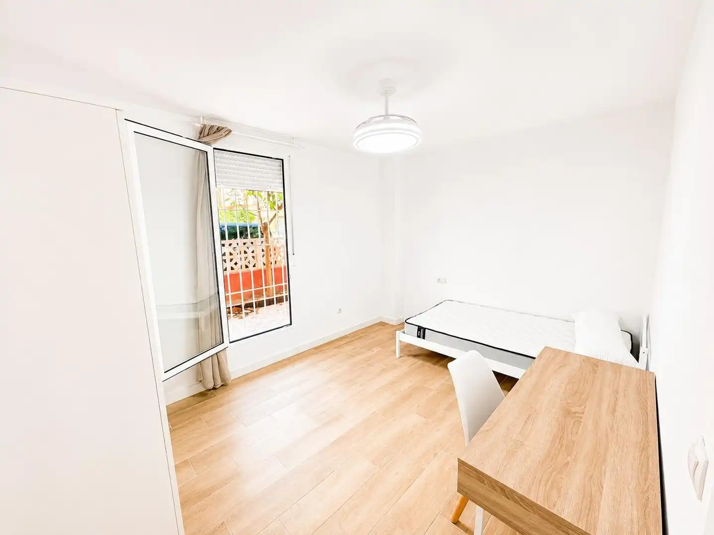 Habitación de Planta baja en venta en Almería