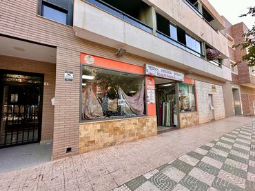 Local comercial en venta en Carretera de los Motores
