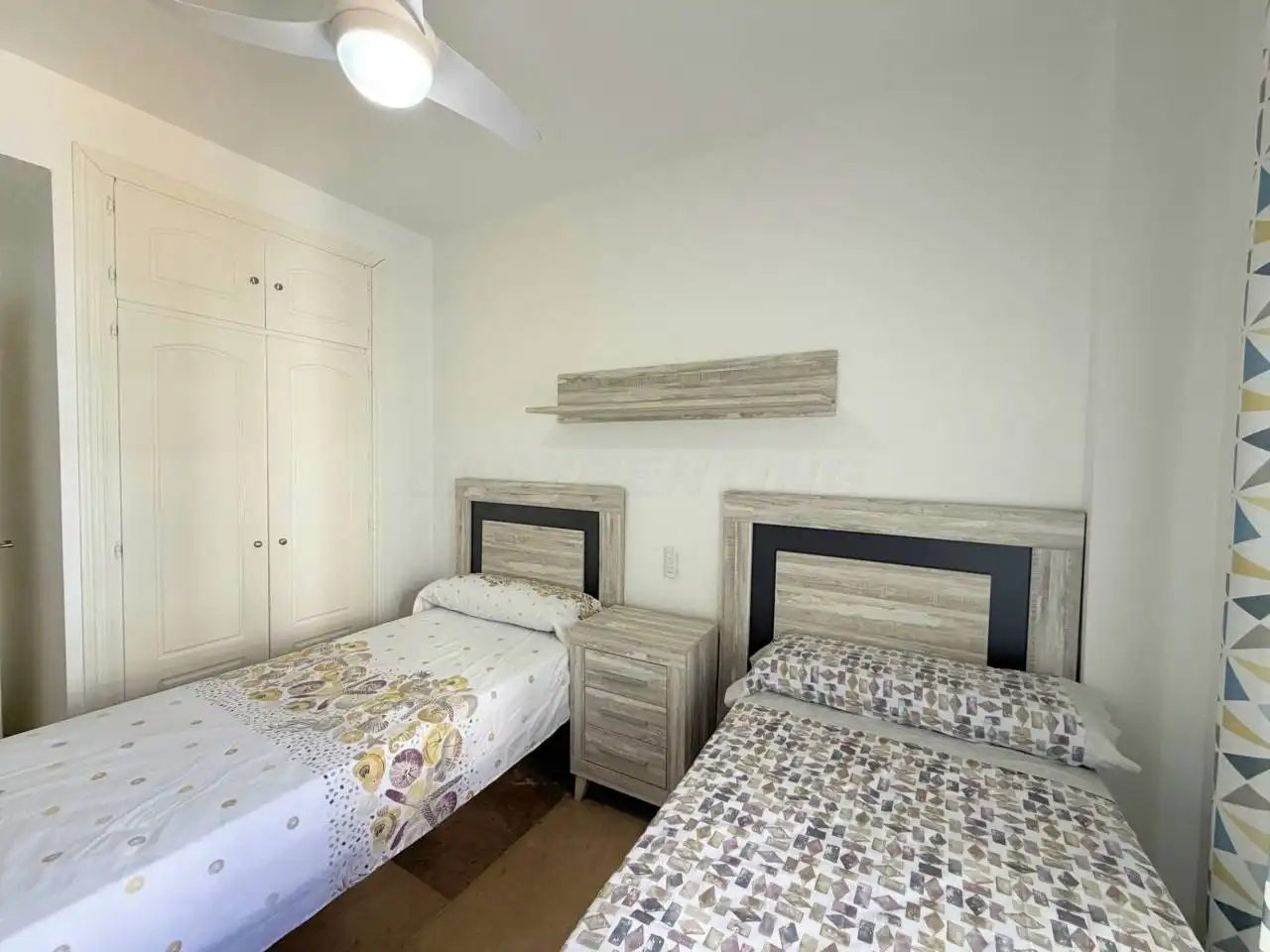 Habitación de Apartamento de alquiler en Manilva con Terraza, Amueblado y Alarma