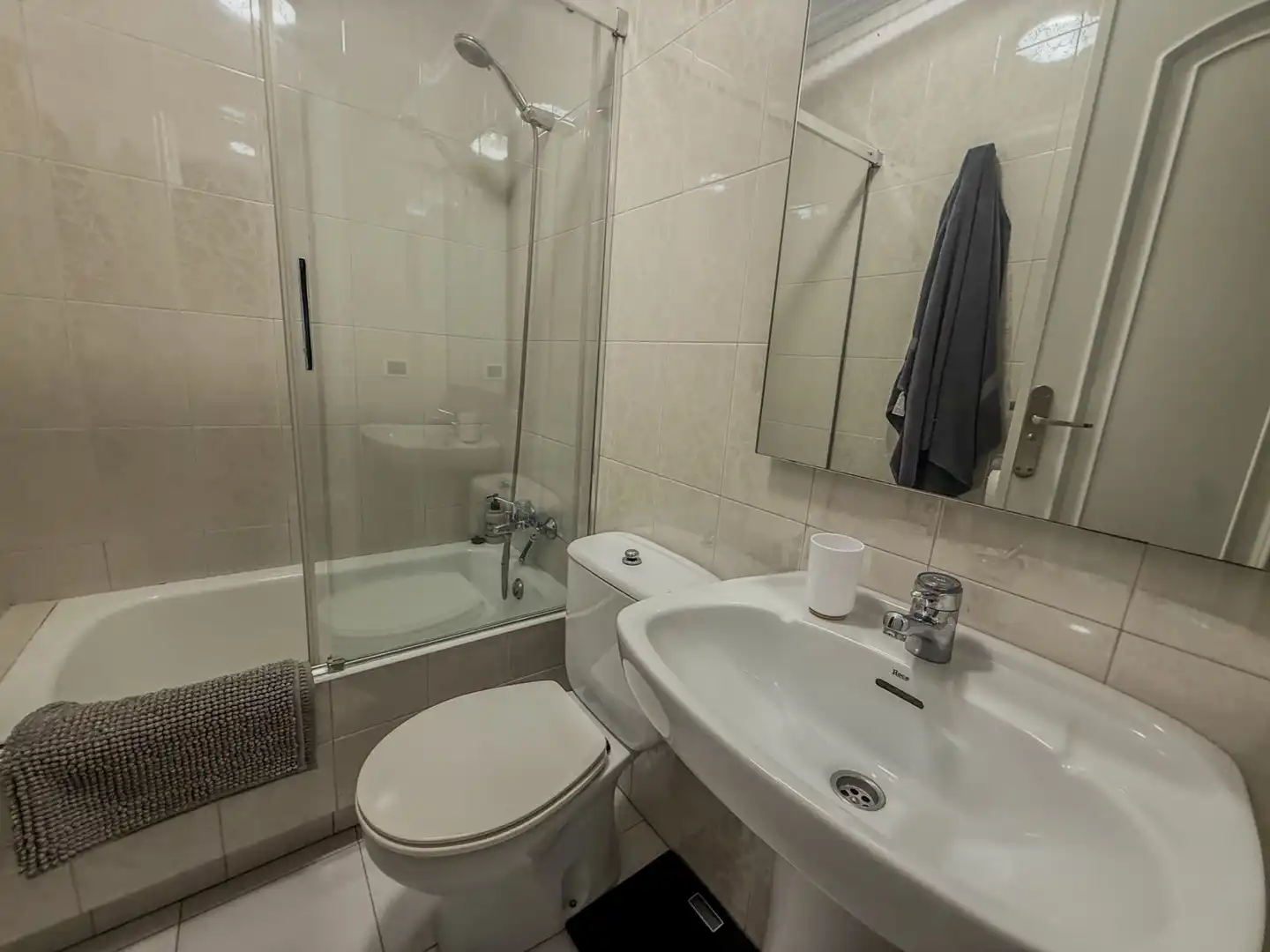Baño de Piso de alquiler en Donostia - San Sebastián  con Calefacción, Horno y Lavadora